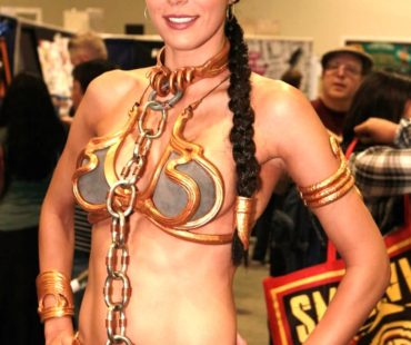 5 Hottest Cosplay Chicks